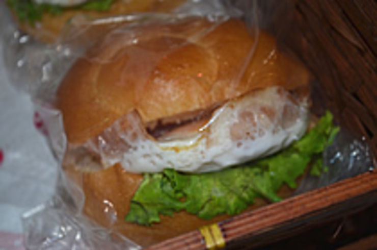 ベーコンエッグバーガー